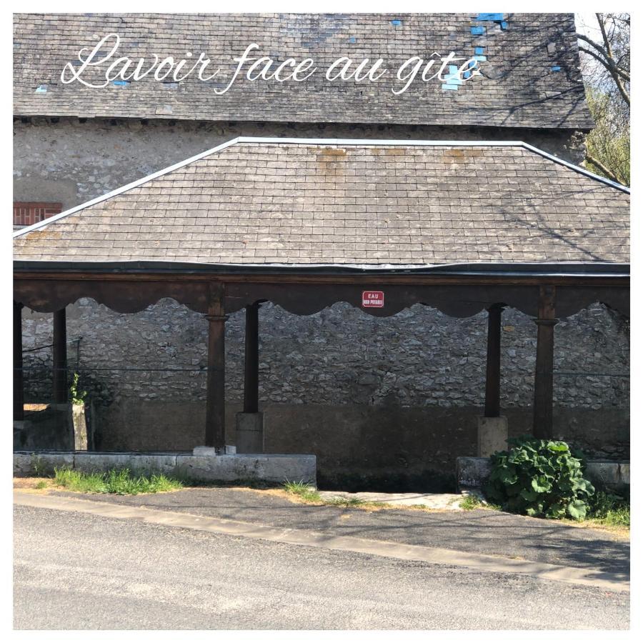 Le gîte du Lavoir - Les gîtes de joséphine Courbouzon  Esterno foto